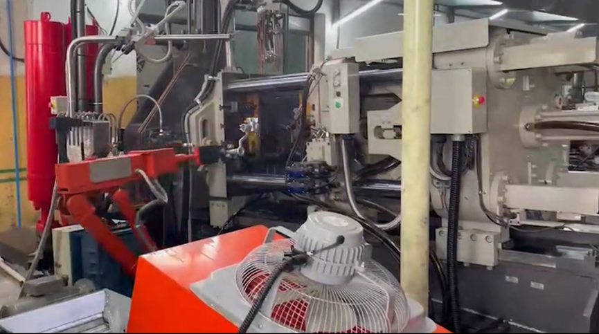 Operating Principles - Hot Chamber Machines Operating Principles - Hot Chamber Machines
