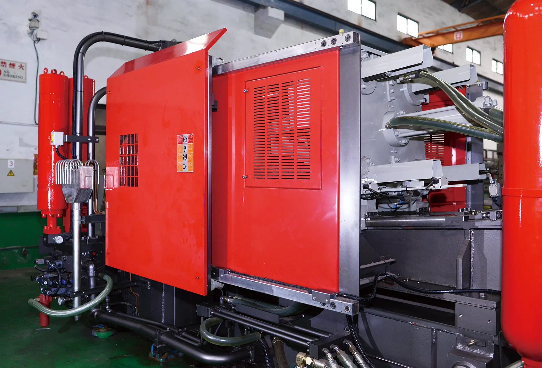 High-pressure zinc die casting machine producing metal components